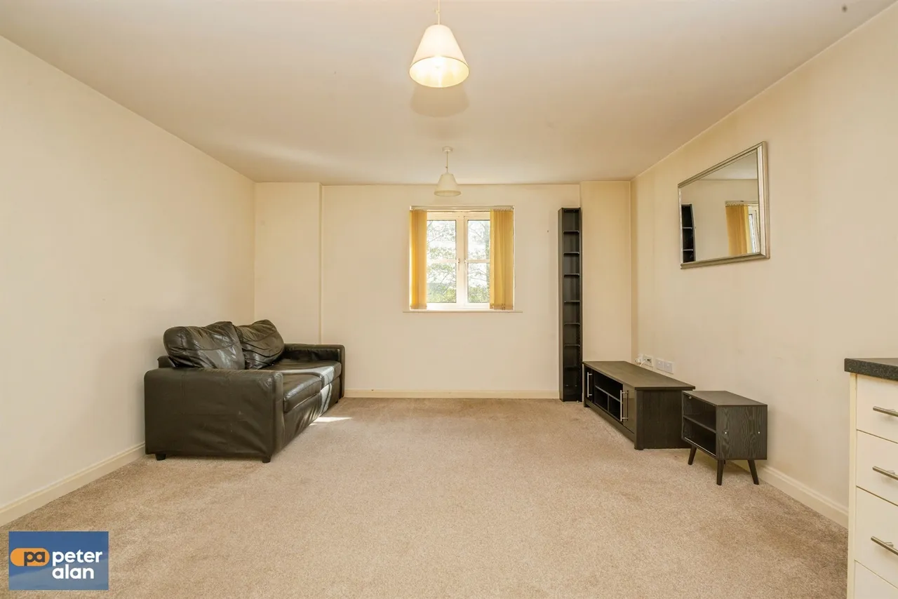 Magretian Place, Cardiff, CF10, photo 5