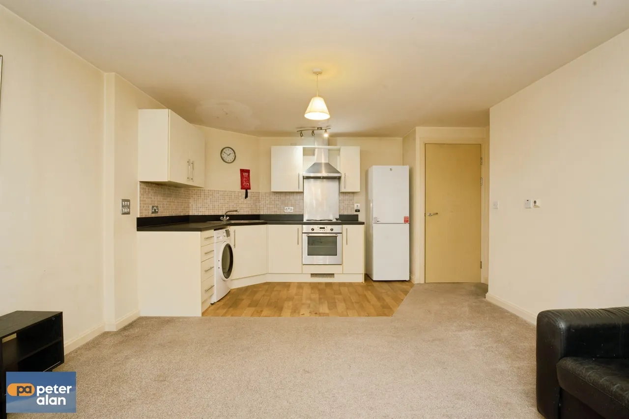 Magretian Place, Cardiff, CF10, photo 4
