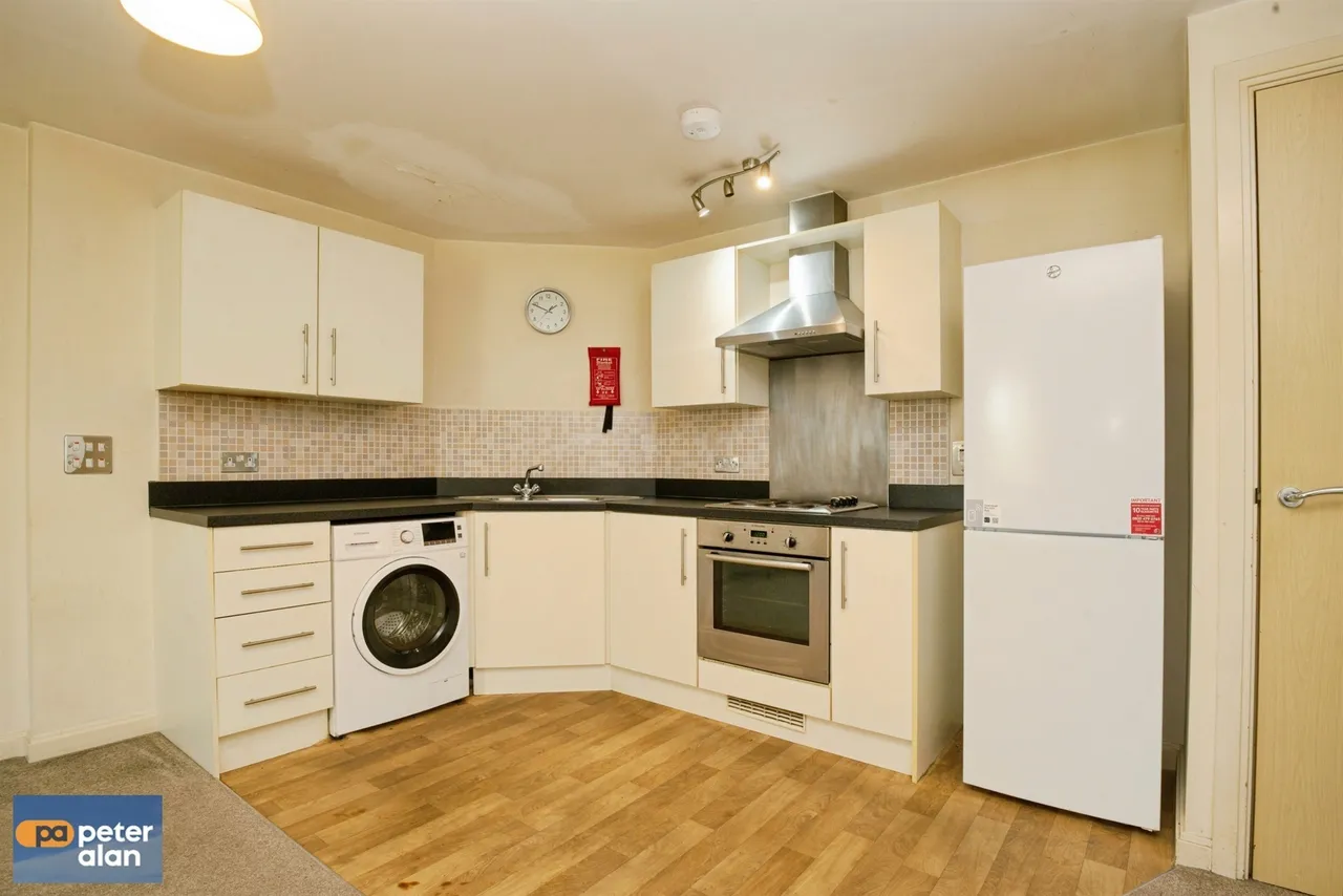Magretian Place, Cardiff, CF10, photo 3