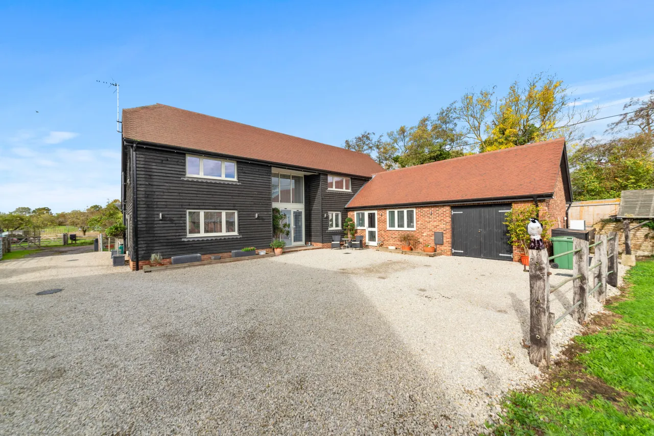 4 bed house for sale — Burford Farm (Residential), Redwall Lane, Linton, Kent, Maidstone, ME17 4BD
