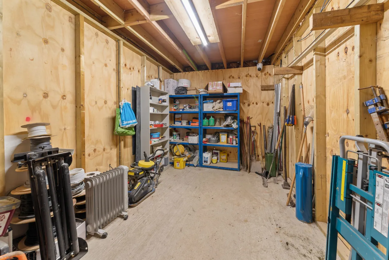 Burford Farm (Residential), Redwall Lane, Linton, Kent, Maidstone, ME17 4BD, photo 31
