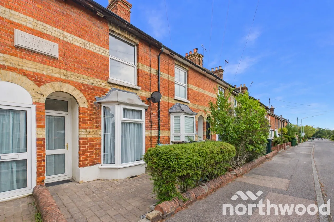2 bed house for sale, Hardinge Road, Ashford, TN24