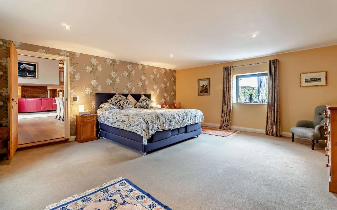 Mill Lane, Weybread, Diss, Suffolk, IP21 5RP, photo 11
