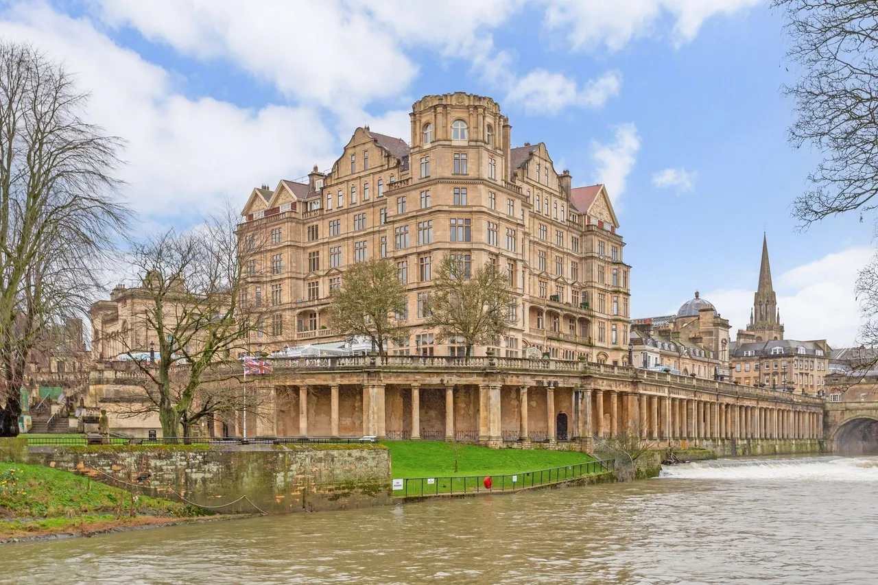 1 bed flat for sale, Grand Parade, Bath, BA2