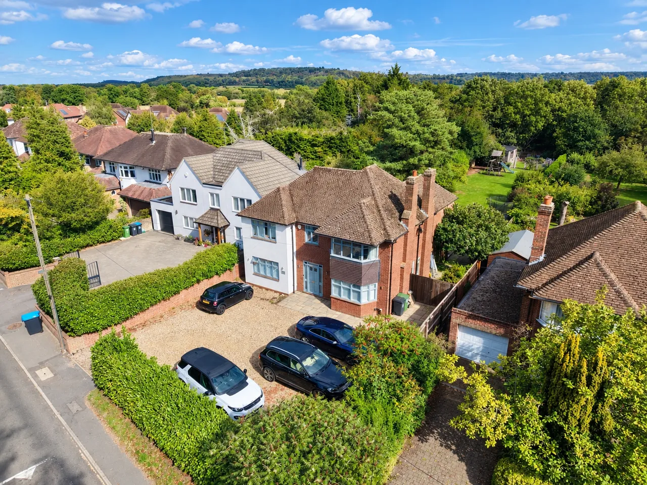 5 bed house for sale — Grove Road, Tring