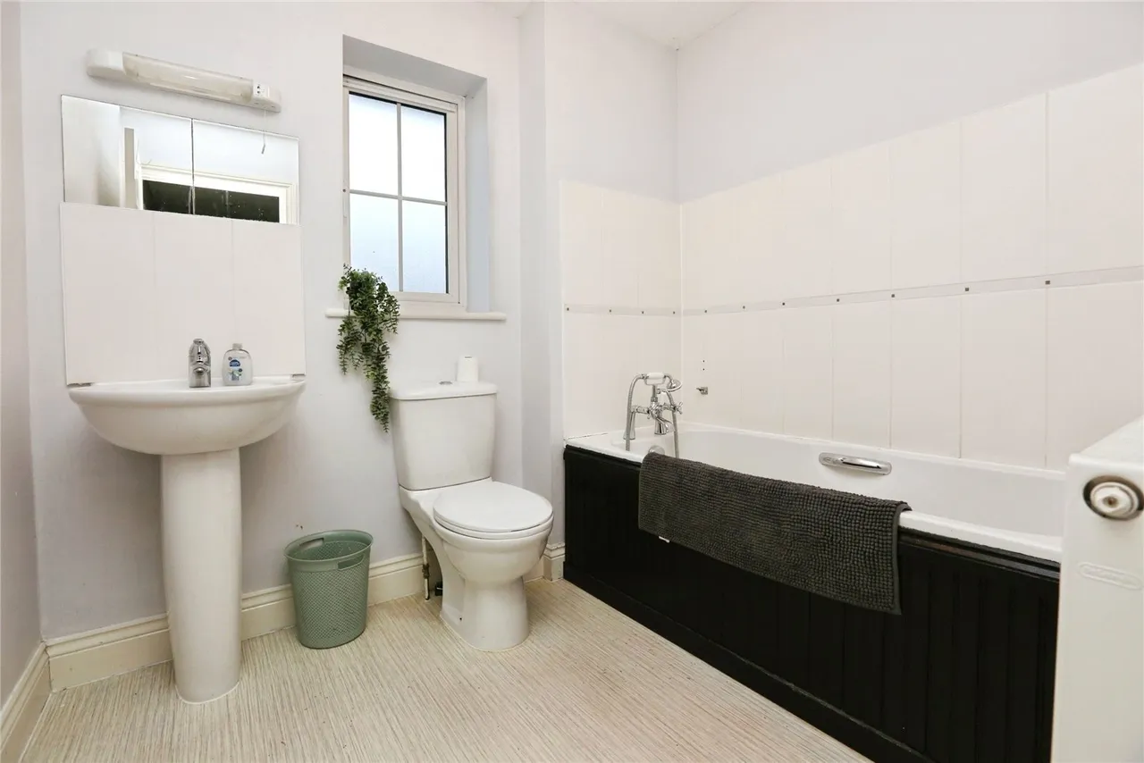 Bedford Drive, Titchfield Common, PO14, photo 17