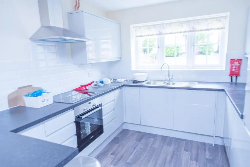 4 bed flat to rent, Albion Street, Kenilworth, CV8