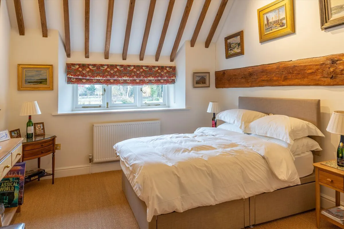 Clanfield, OX18, photo 13