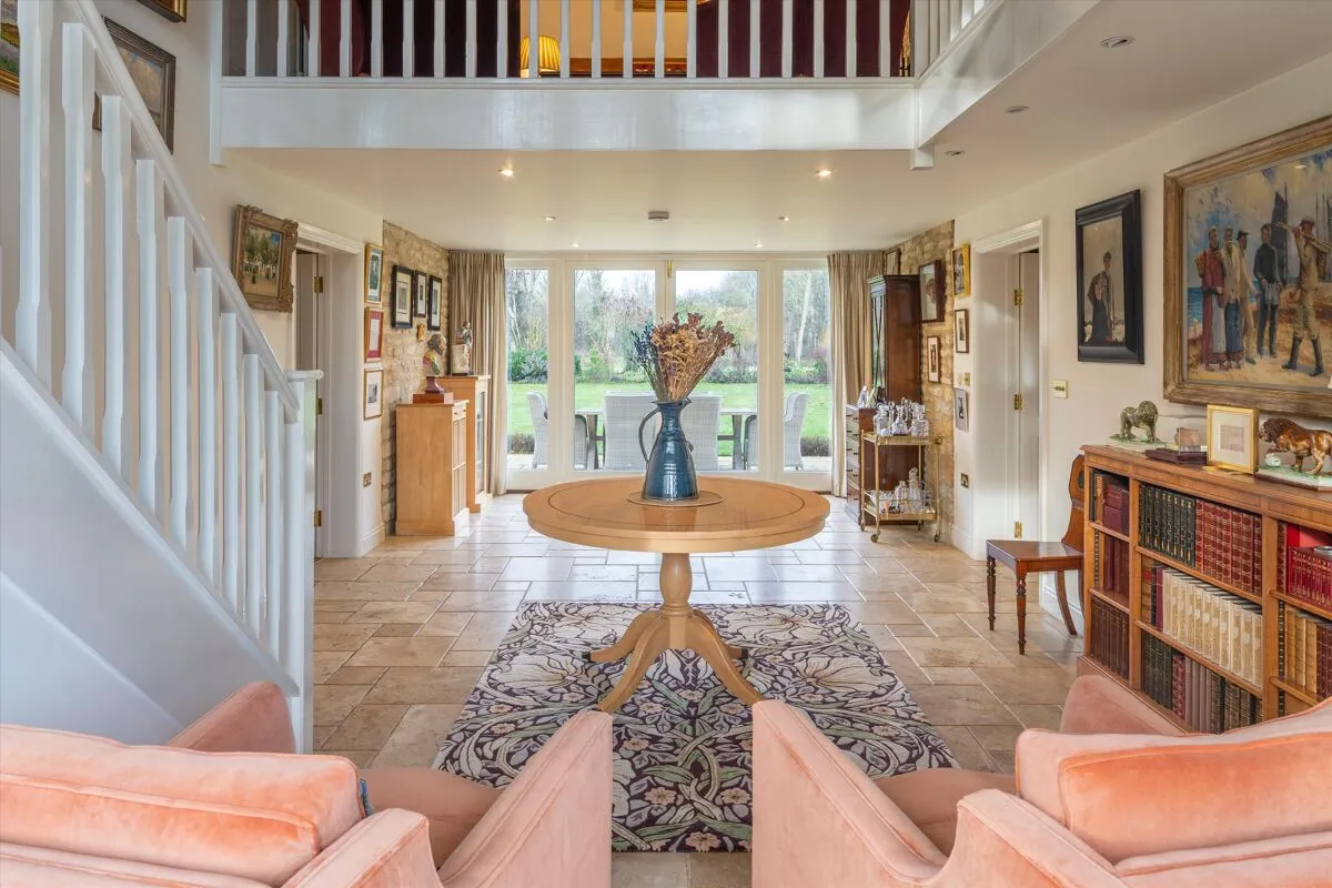 Clanfield, OX18, photo 4