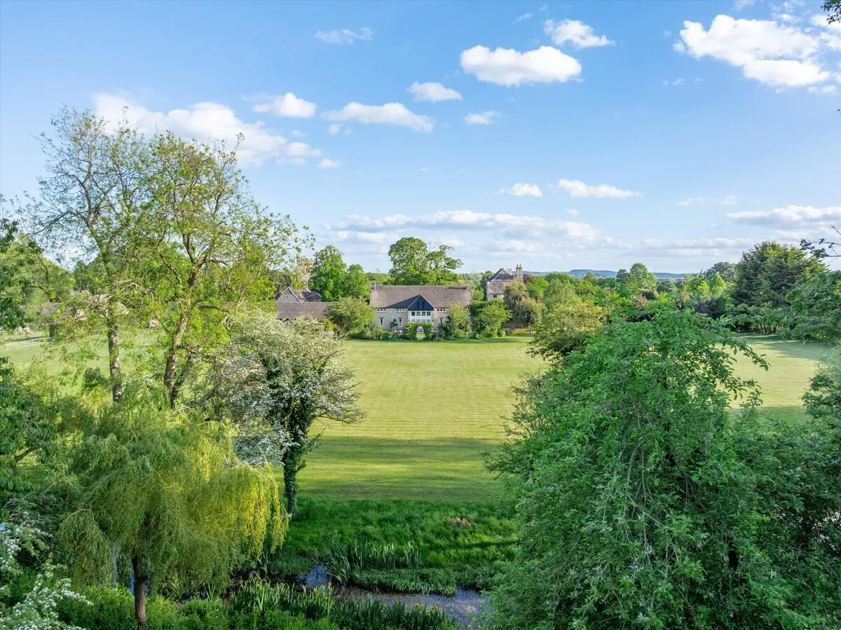 Clanfield, OX18, photo 15