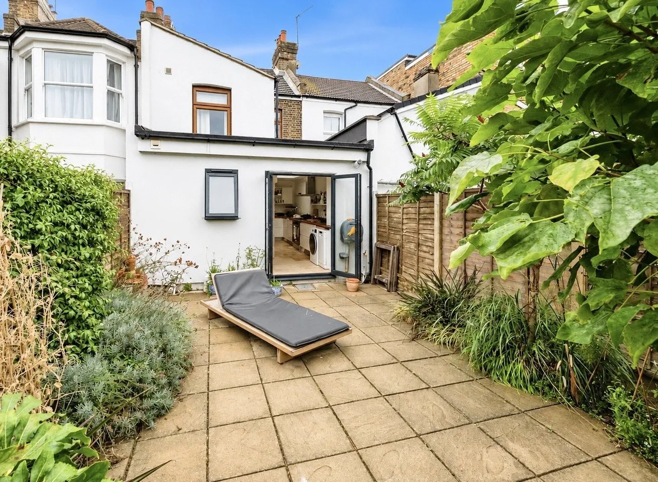 Grosvenor Road, East Ham, E6, photo 8