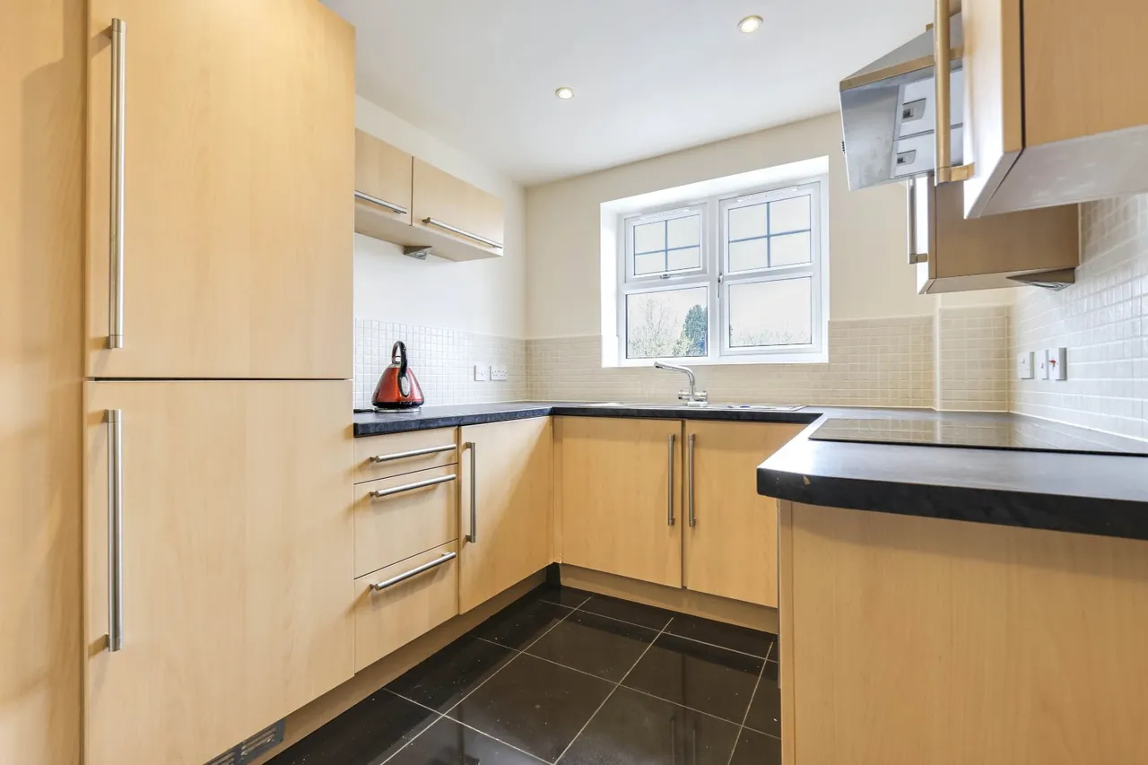 Farnley Crescent, Leeds, LS12, photo 4