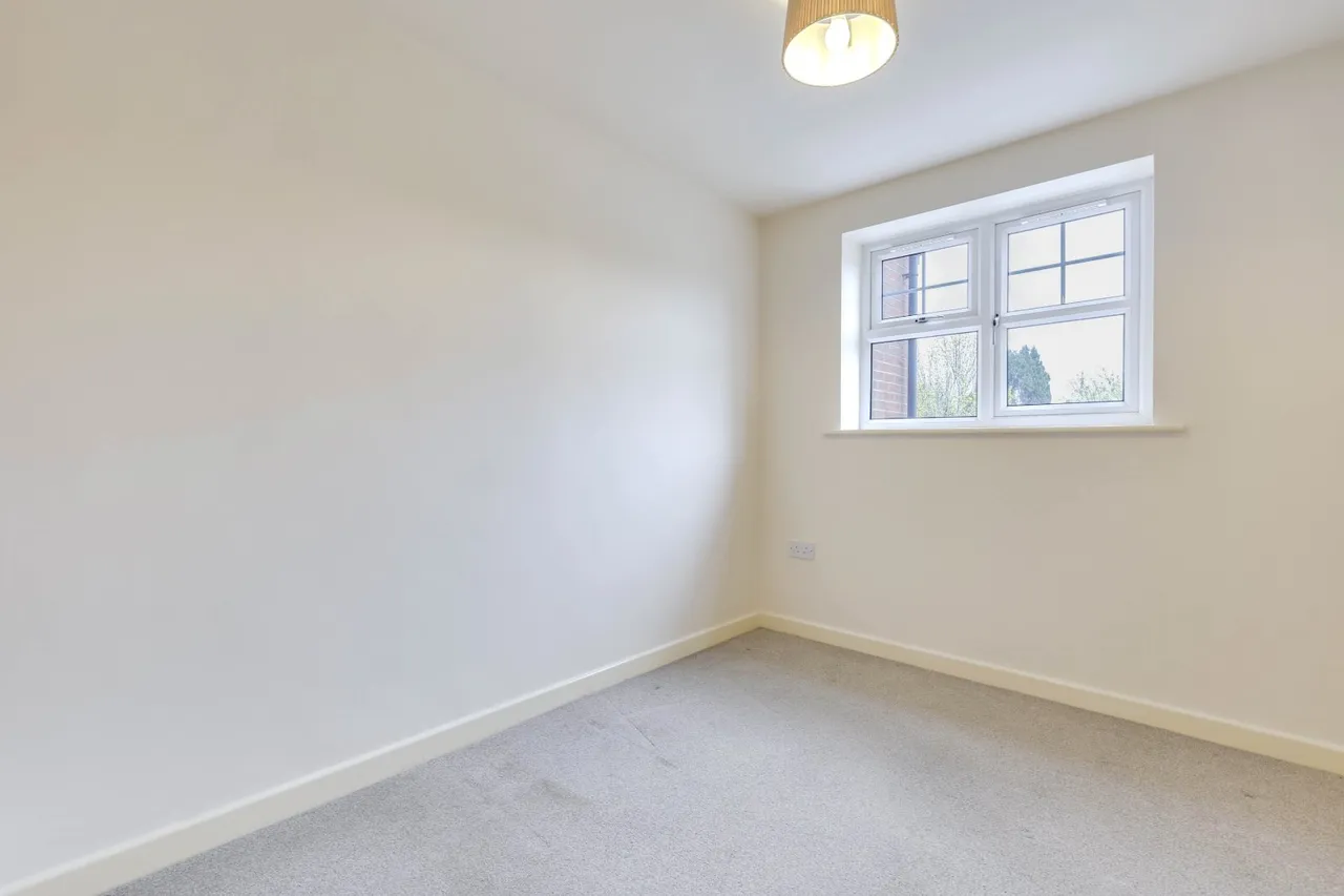 Farnley Crescent, Leeds, LS12, photo 9