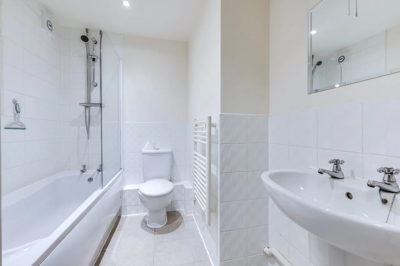 Farnley Crescent, Leeds, LS12, photo 10
