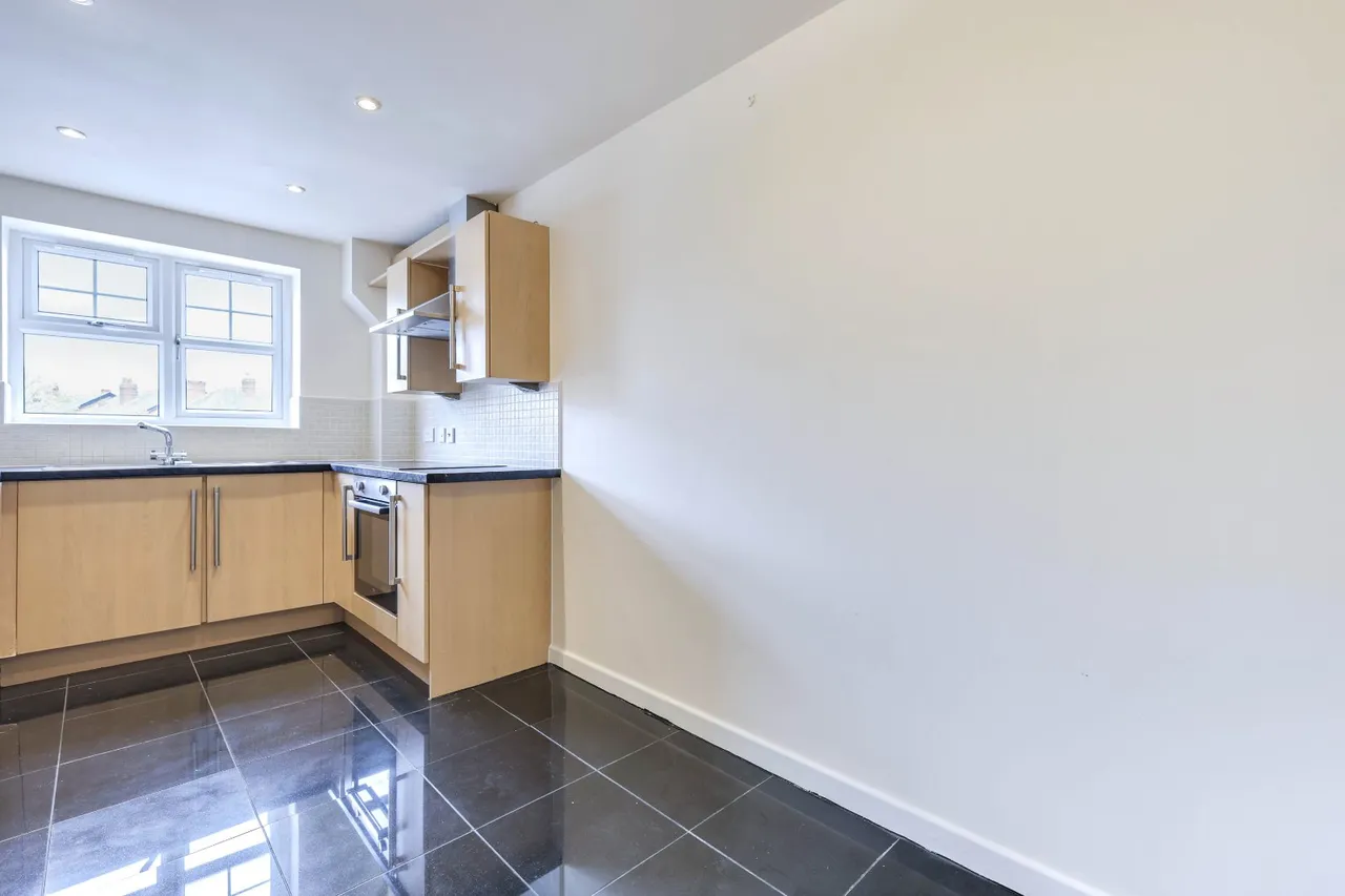 Farnley Crescent, Leeds, LS12, photo 6