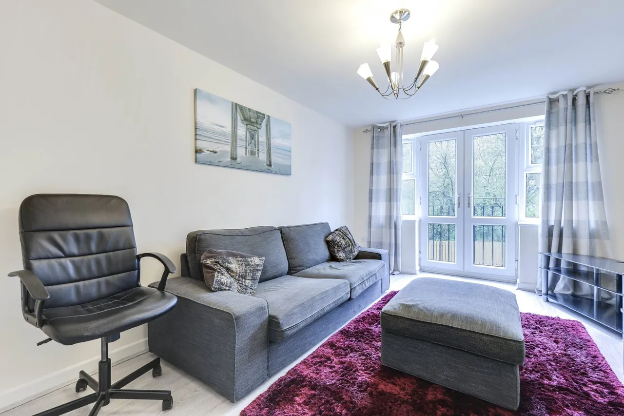 Farnley Crescent, Leeds, LS12, photo 2