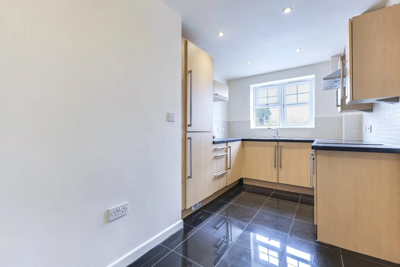 Farnley Crescent, Leeds, LS12, photo 5