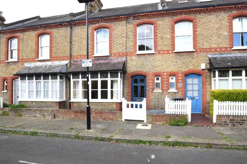 2 bed property to rent, Brackley Terrace, Chiswick
