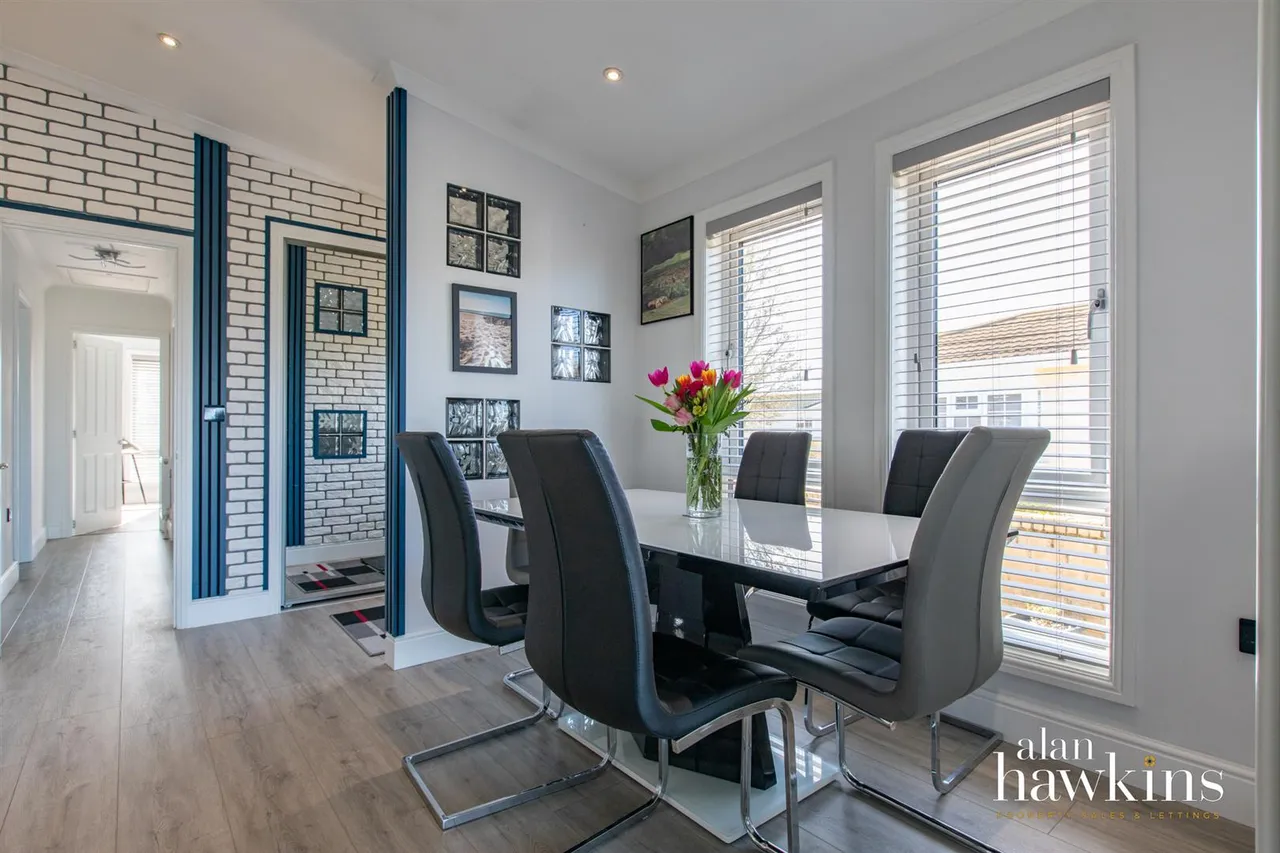 Lillybrook Estate, Lyneham, SN15, photo 6