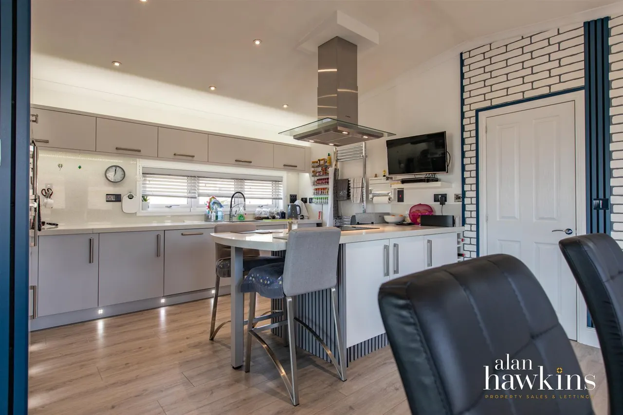 Lillybrook Estate, Lyneham, SN15, photo 7