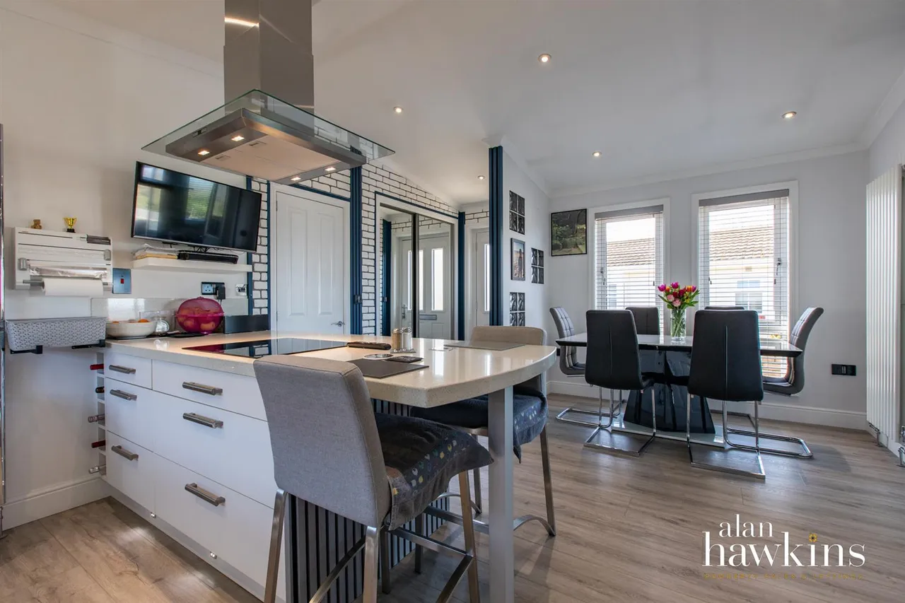 Lillybrook Estate, Lyneham, SN15, photo 8