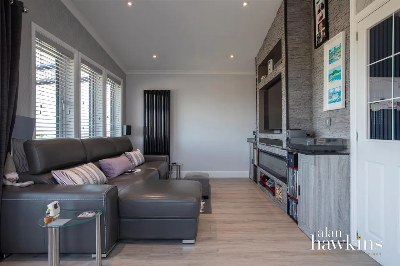 Lillybrook Estate, Lyneham, SN15, photo 10