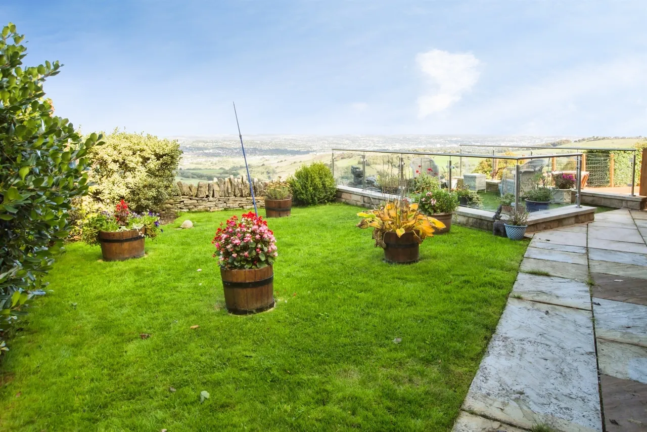 Hill Top, Queensbury, BD13, photo 29