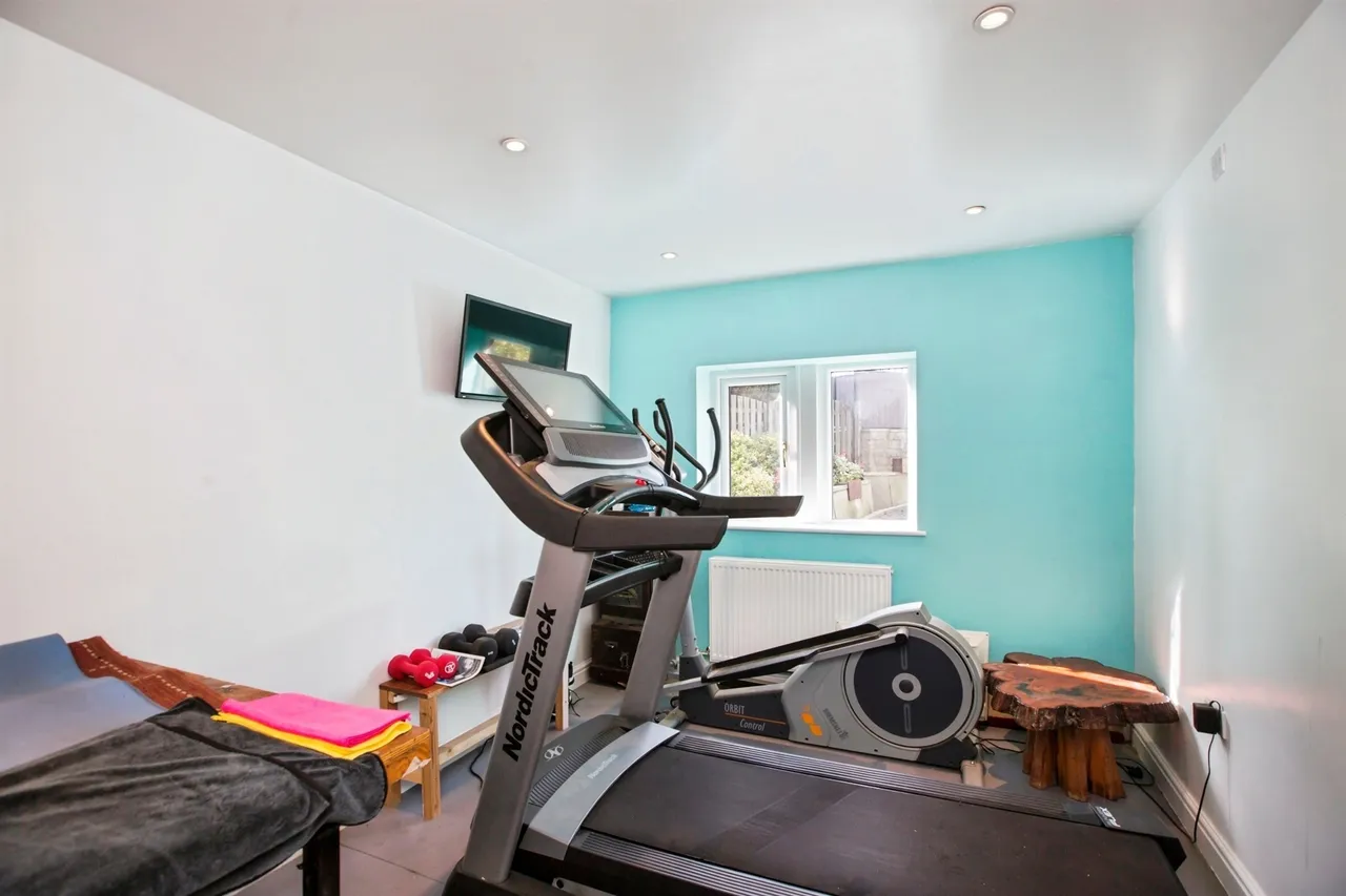 Hill Top, Queensbury, BD13, photo 11