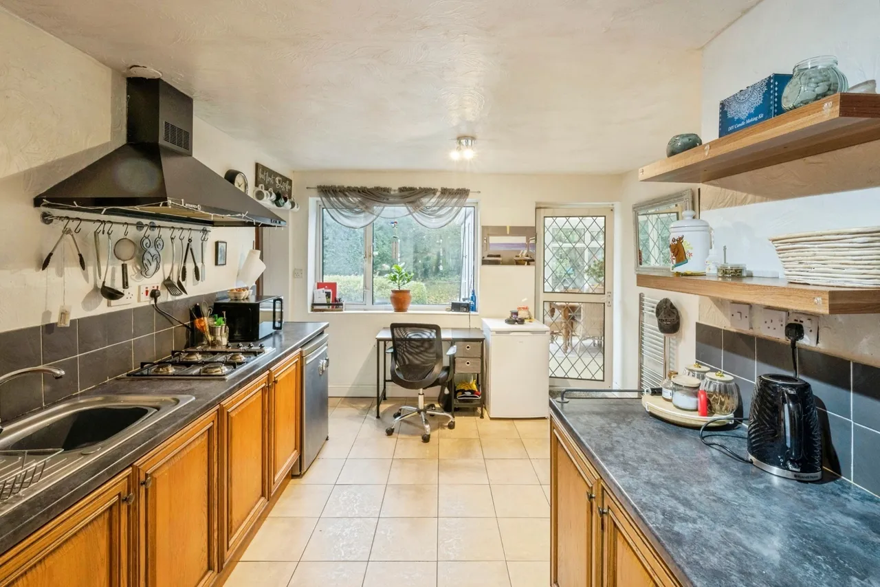 Wickett Hern Road, Armthorpe, Doncaster, South Yorkshire, DN3, photo 6