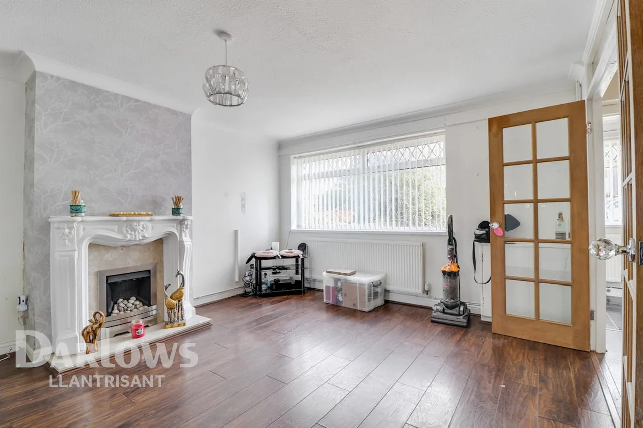 Woodland Road, Beddau, photo 7