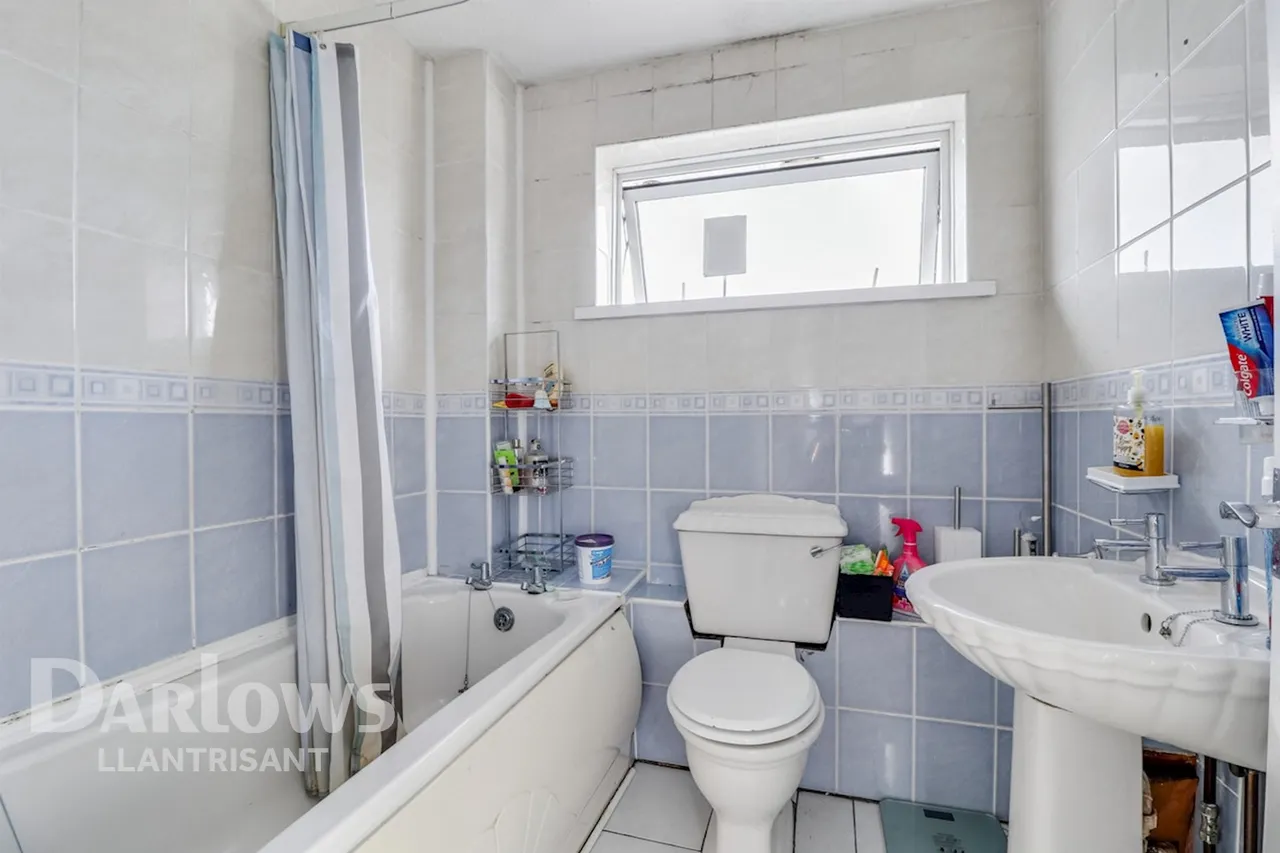 Woodland Road, Beddau, photo 11