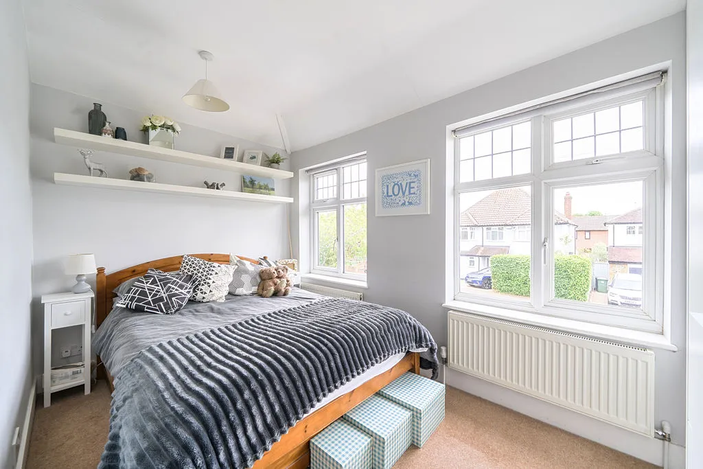 Balmoral Crescent, West Molesey KT8 1PY, photo 15