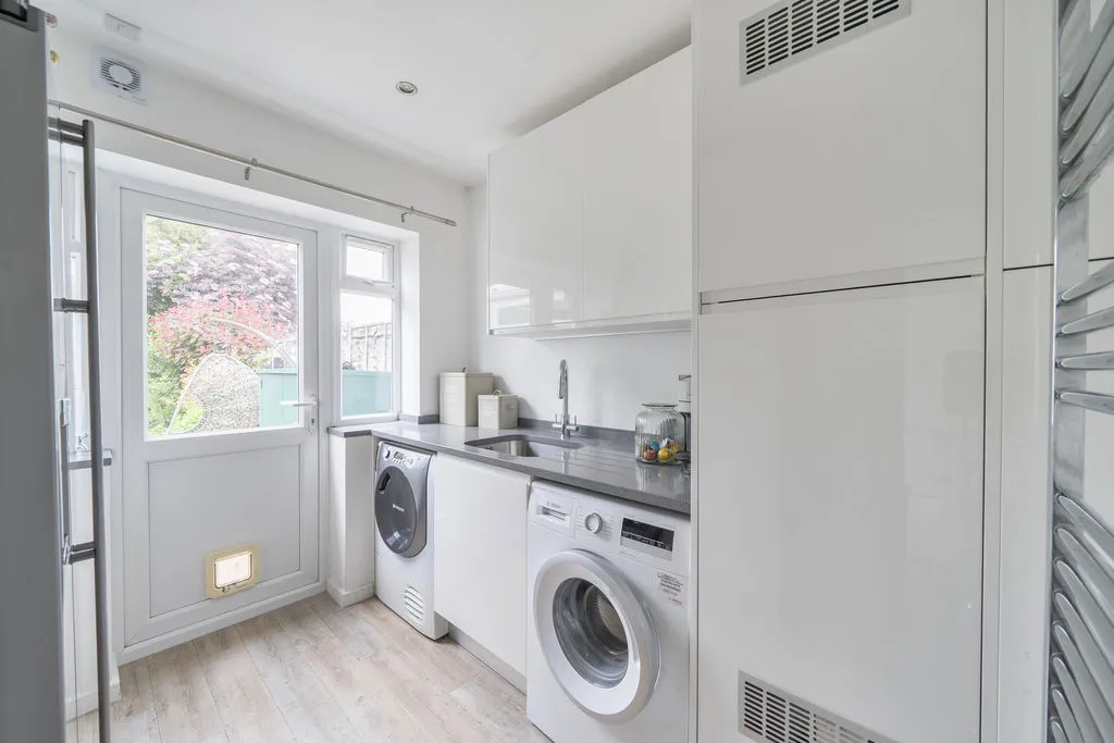 Balmoral Crescent, West Molesey KT8 1PY, photo 10