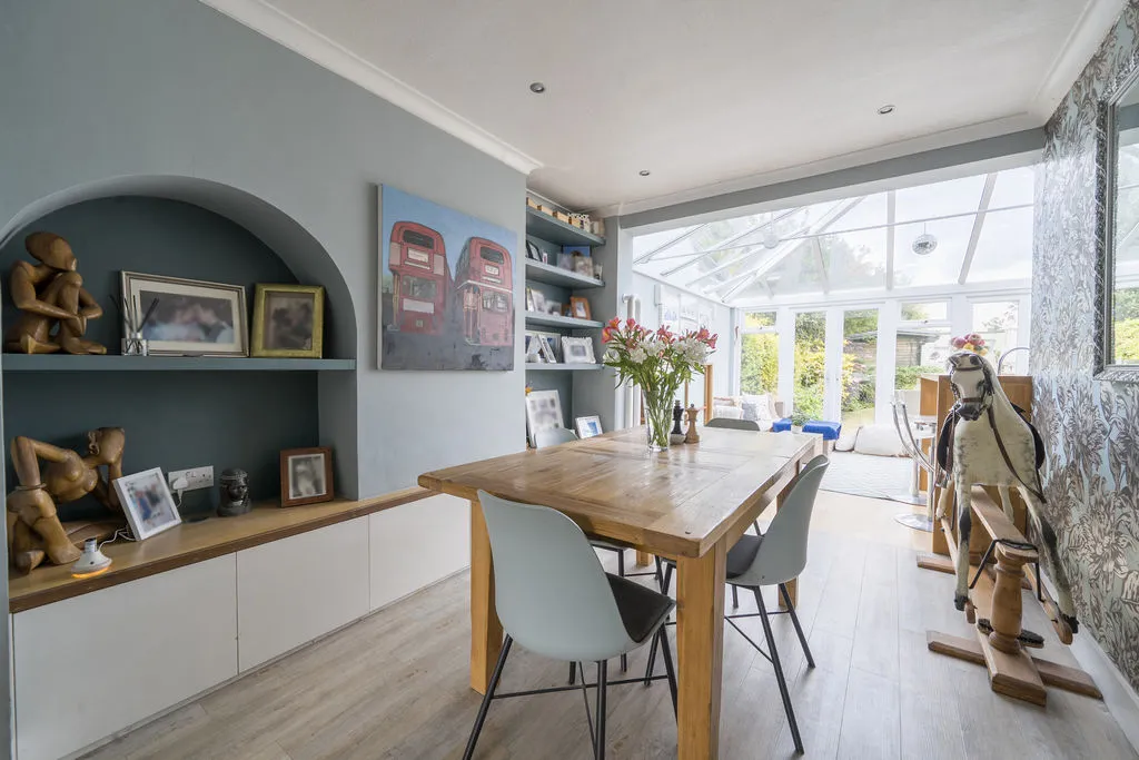 Balmoral Crescent, West Molesey KT8 1PY, photo 6