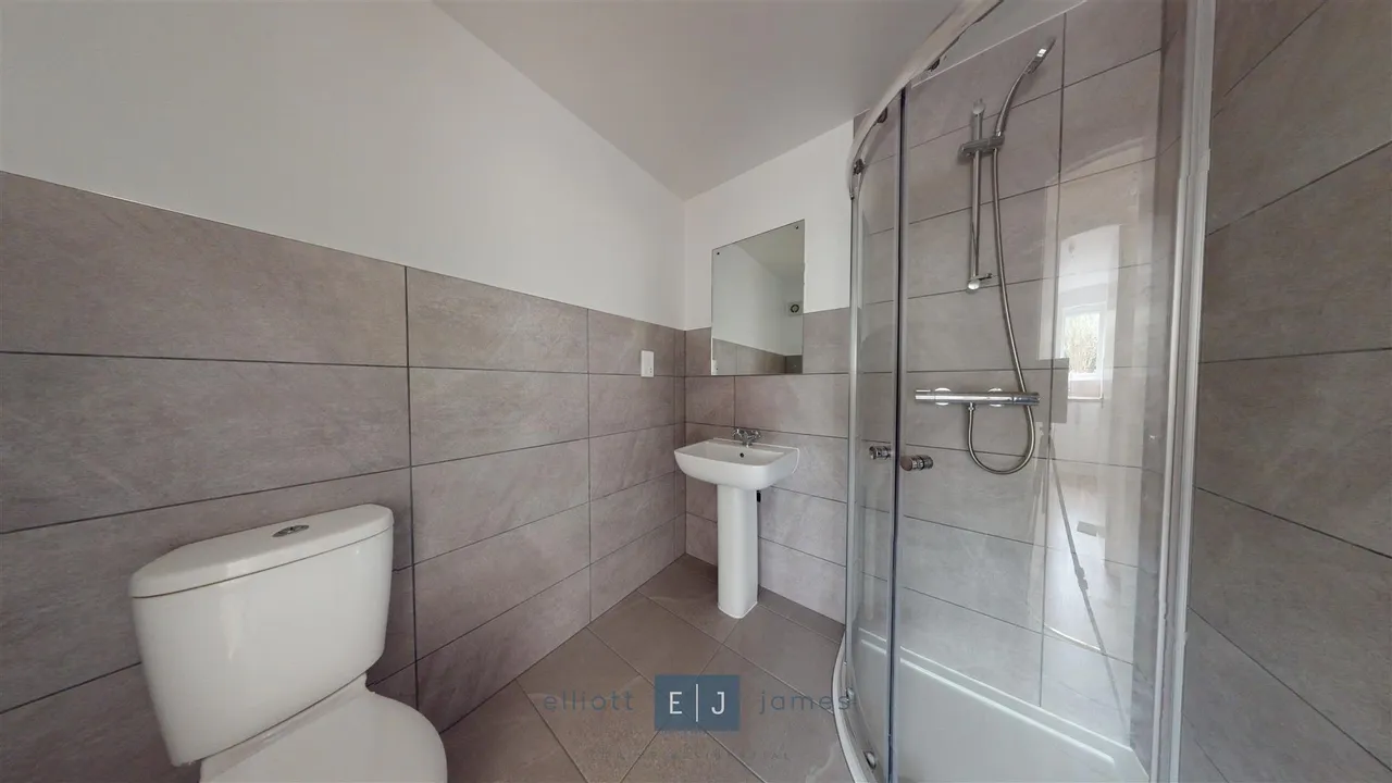 Latchett Road, London, photo 10
