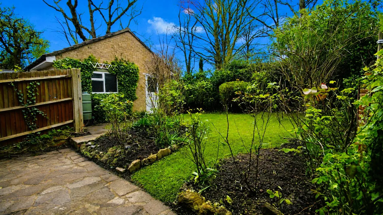 1 bed flat to rent — Latchett Road, London
