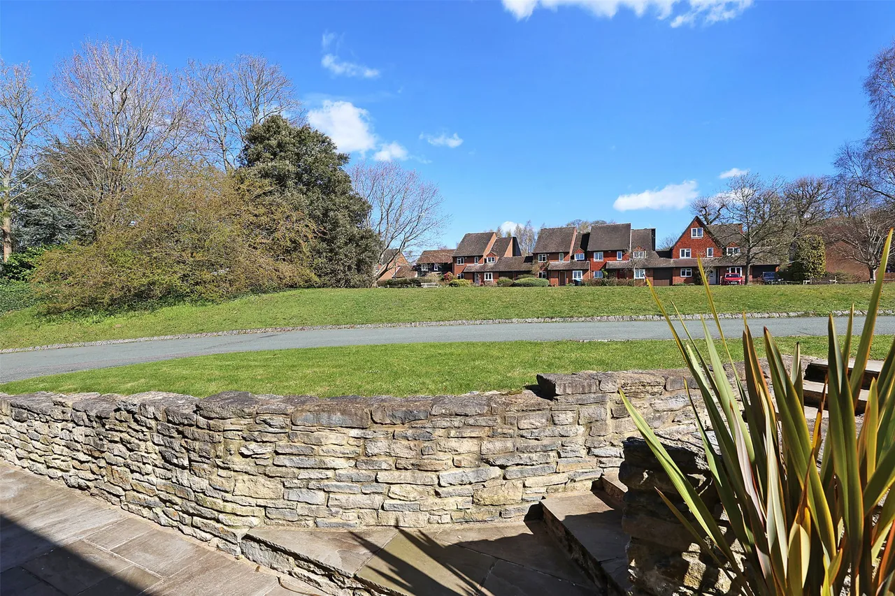 Stanhopes, Limpsfield, RH8, photo 17