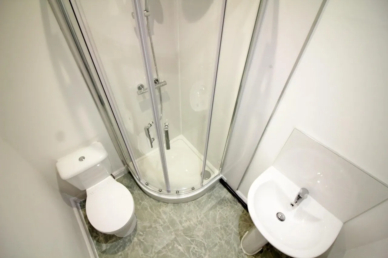 Chesham Road, Chesham, Bury, Greater Manchester, BL9 6EP, photo 9