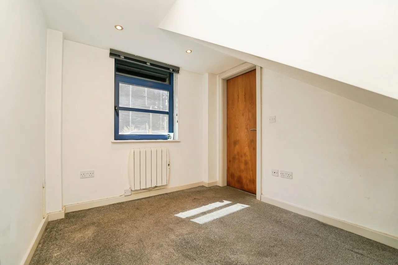 London Road, Gloucester, Gloucestershire, GL1, photo 8