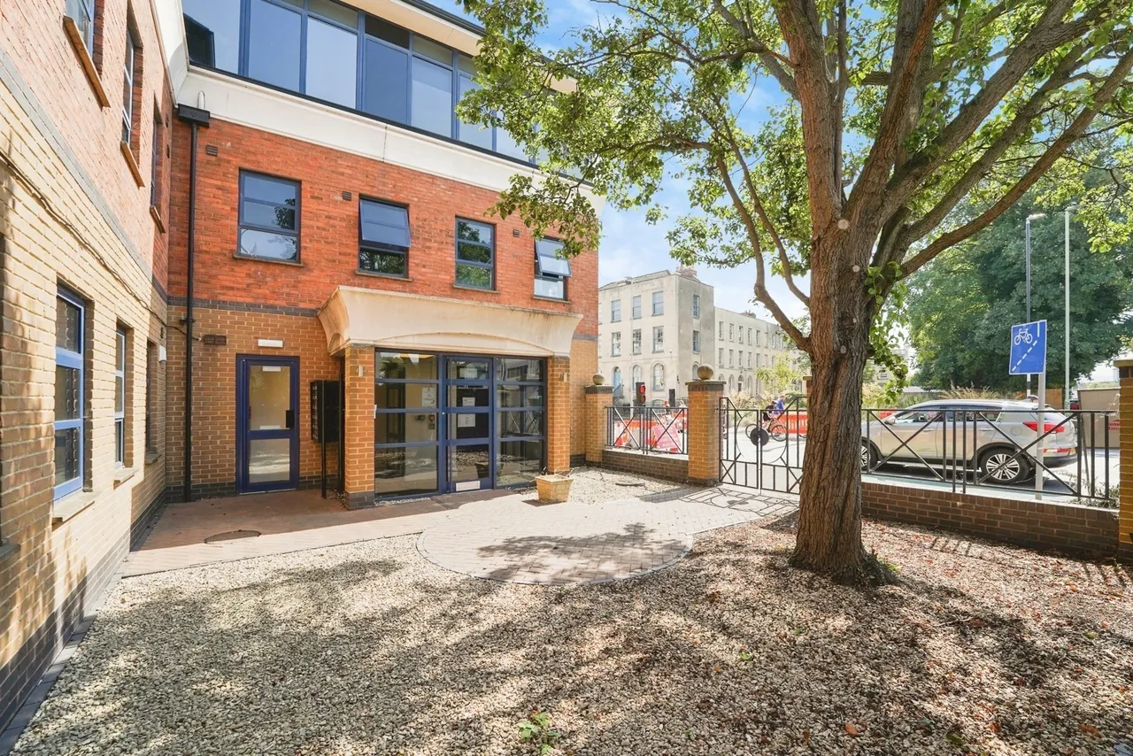 London Road, Gloucester, Gloucestershire, GL1, photo 10