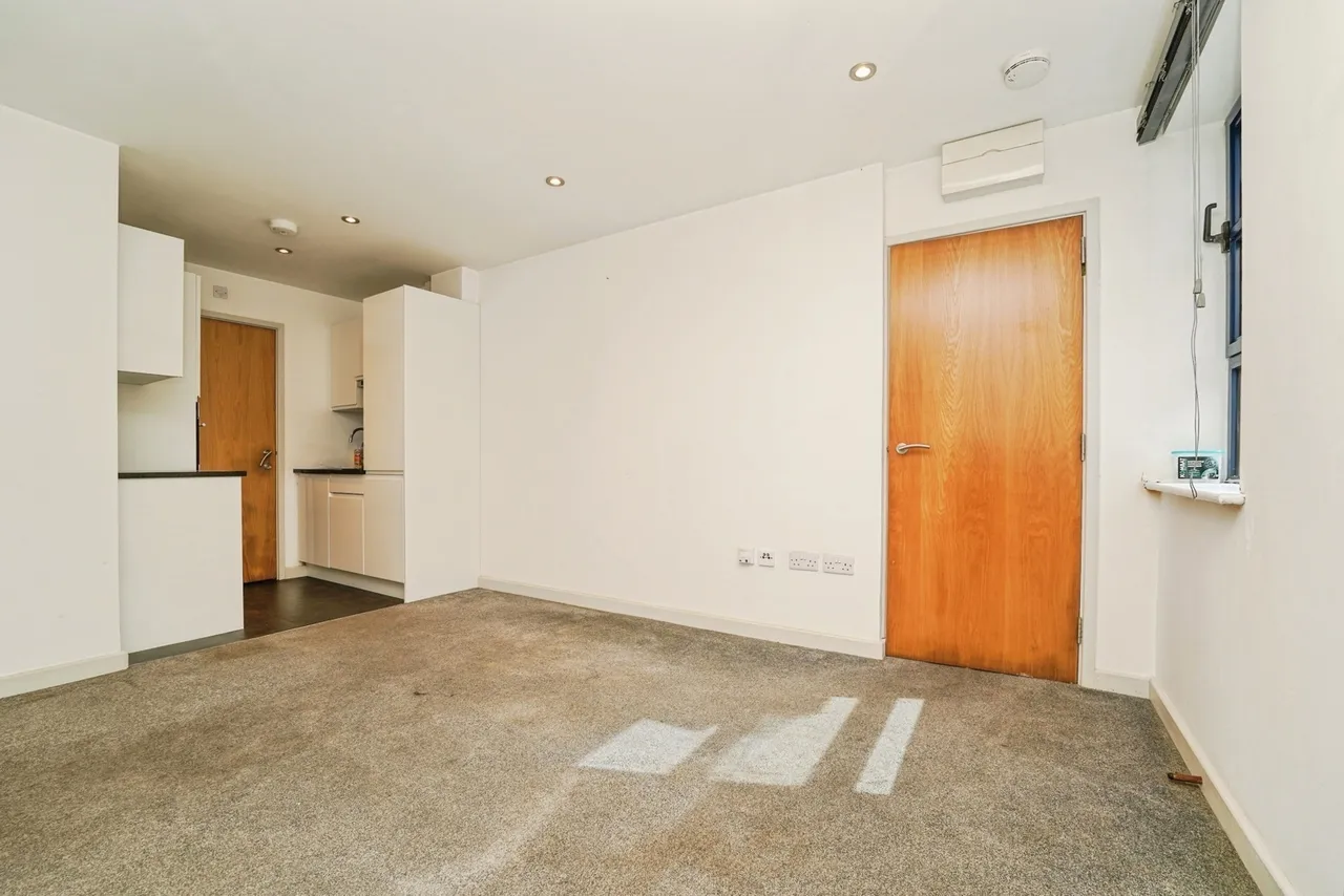 London Road, Gloucester, Gloucestershire, GL1, photo 3