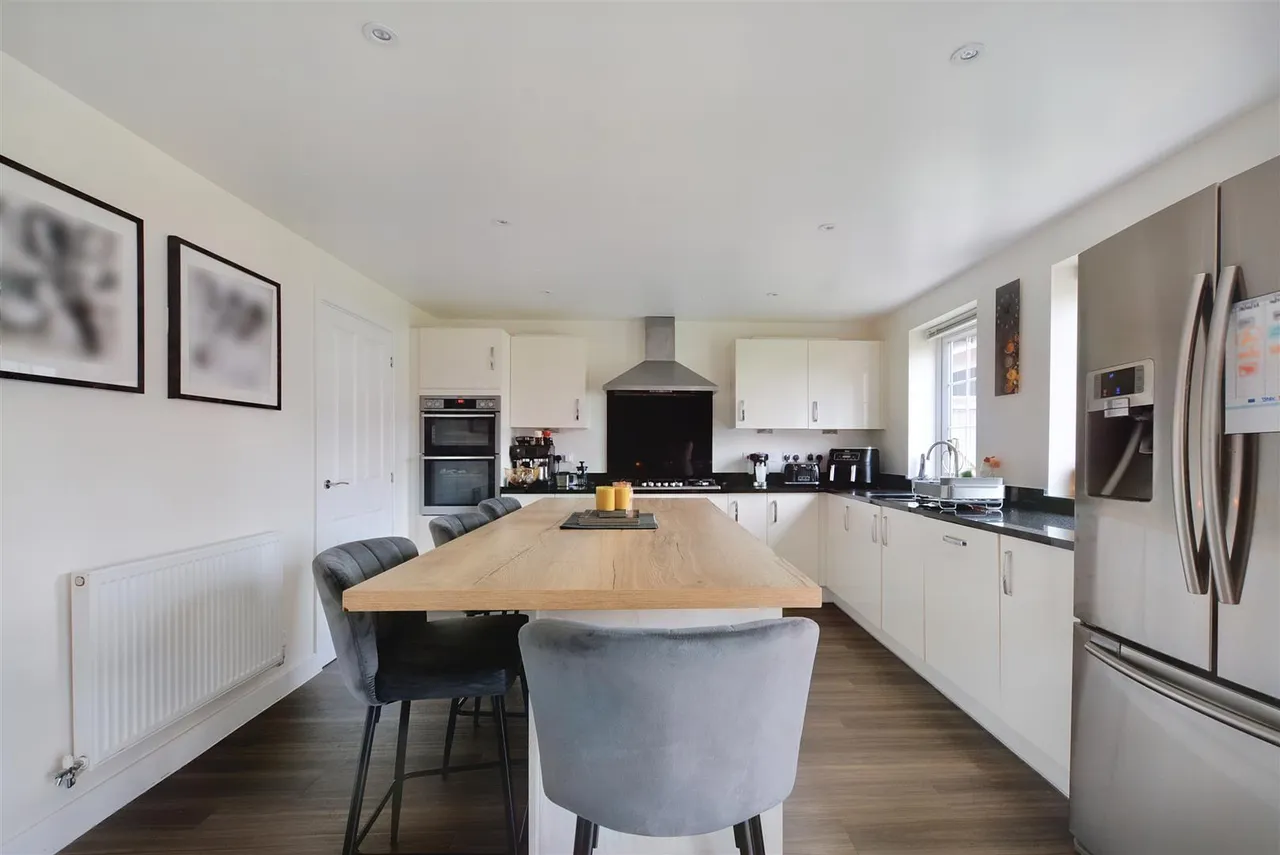 Saxton Avenue, Woodhouse Park, NG8, photo 4