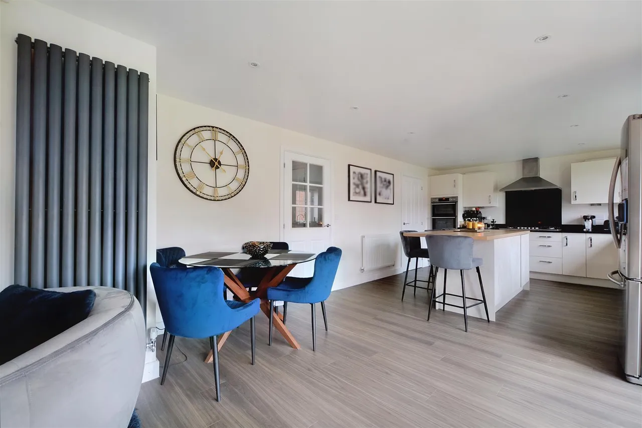 Saxton Avenue, Woodhouse Park, NG8, photo 9