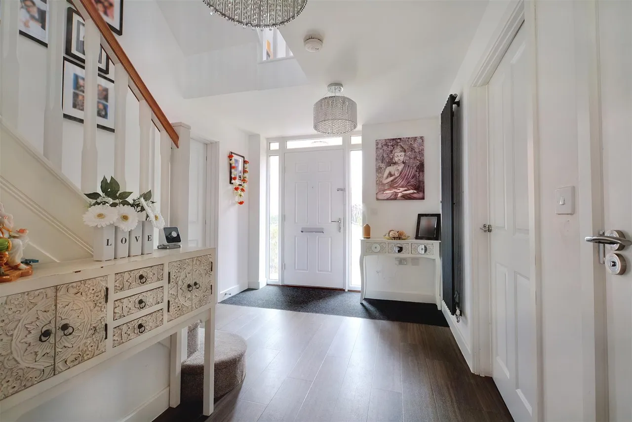 Saxton Avenue, Woodhouse Park, NG8, photo 6