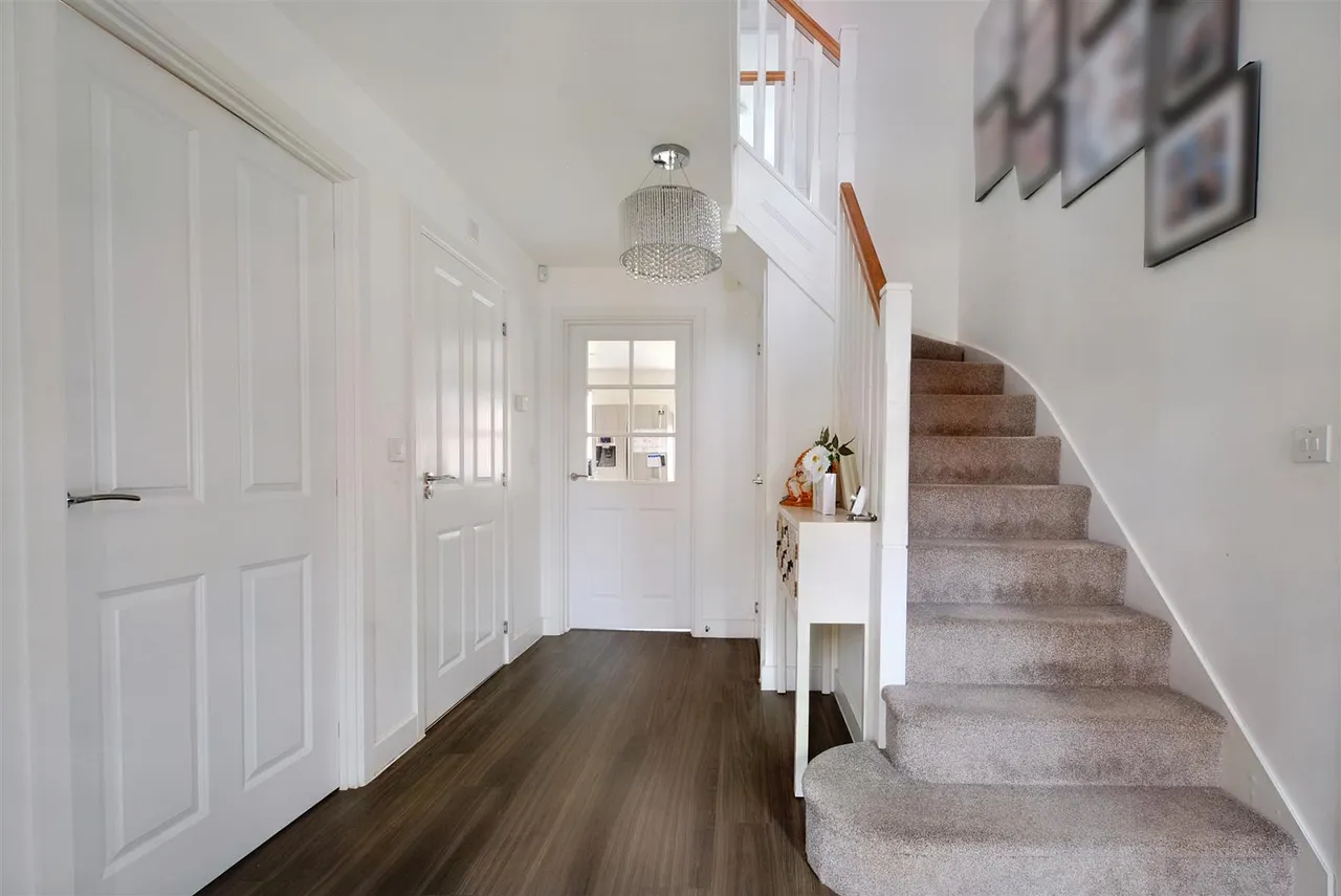 Saxton Avenue, Woodhouse Park, NG8, photo 5