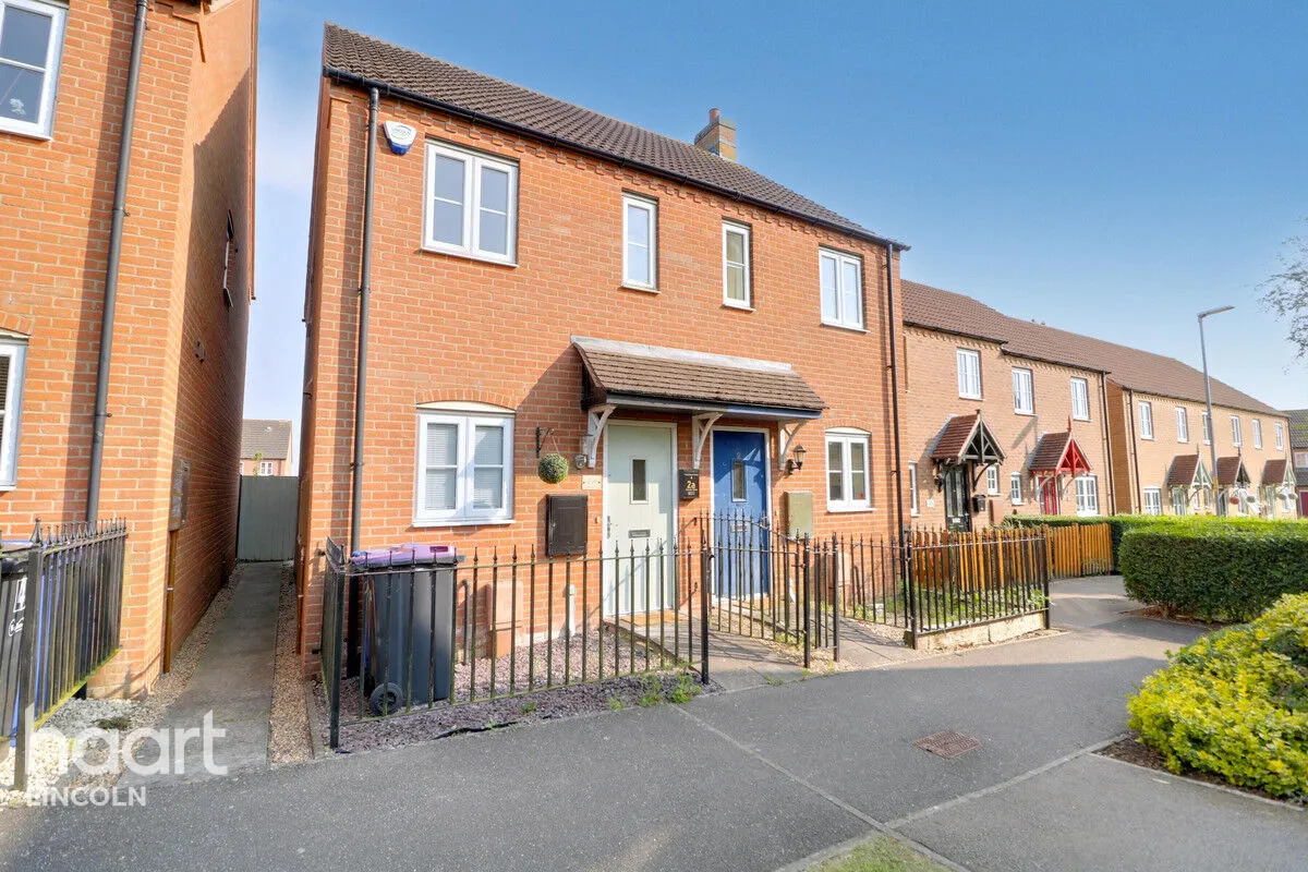 2 bed house for sale, Crowder Close, Bardney, LN3