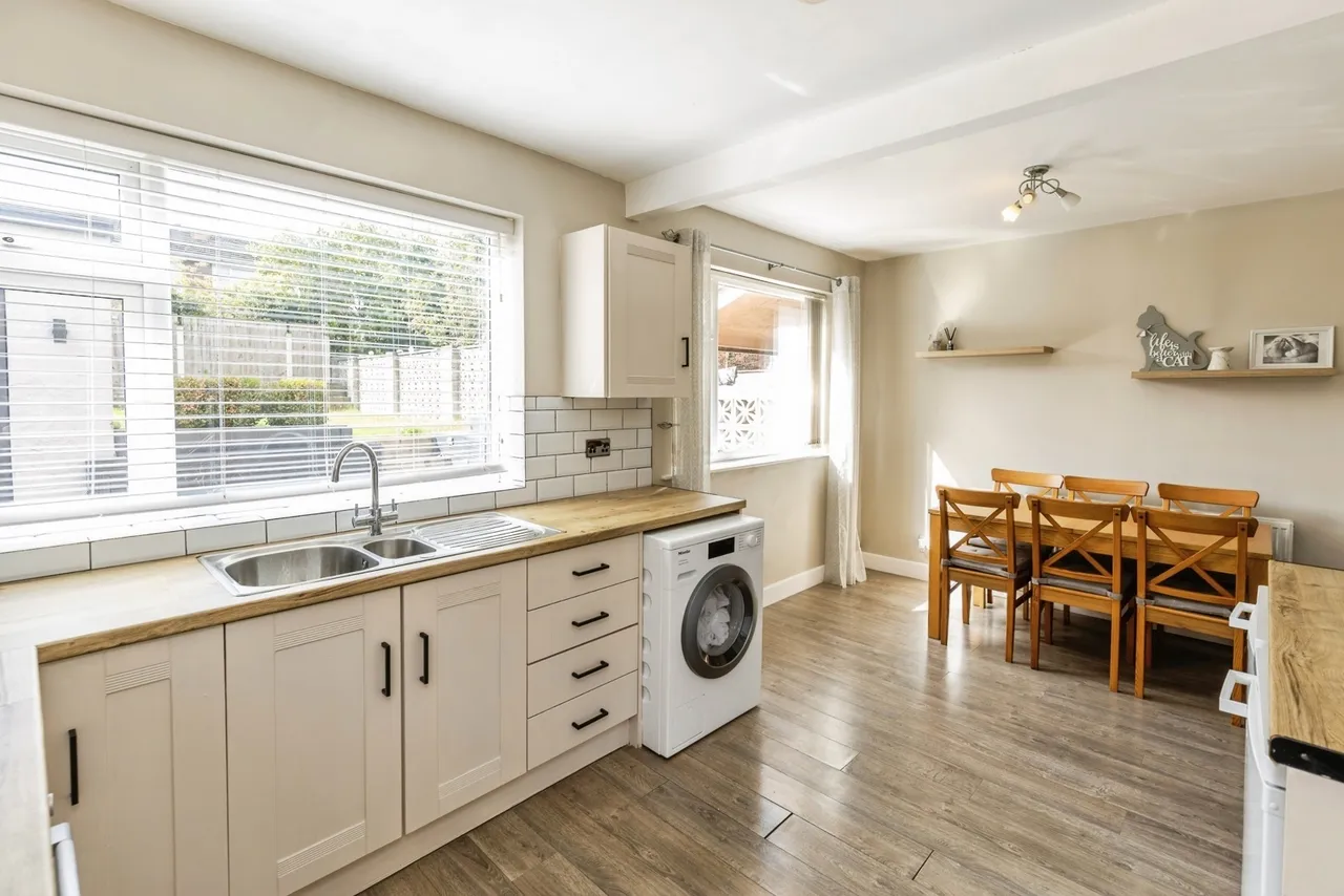 Queensway, Gwersyllt, LL11, photo 3