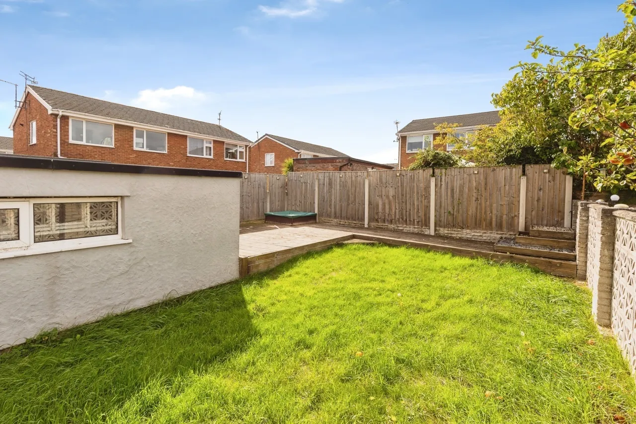 Queensway, Gwersyllt, LL11, photo 4