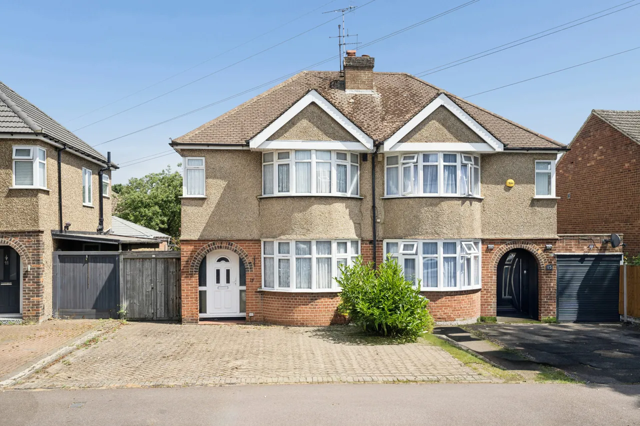 3 bed house for sale, Douglas Avenue, Watford, WD24