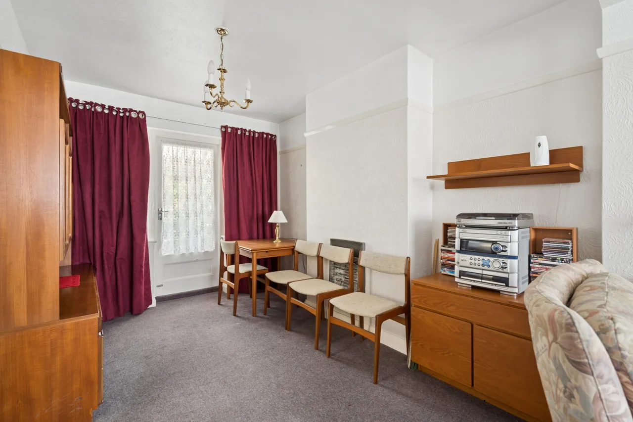 Douglas Avenue, Watford, WD24, photo 3